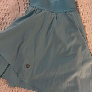 Lululemon skirt size 6